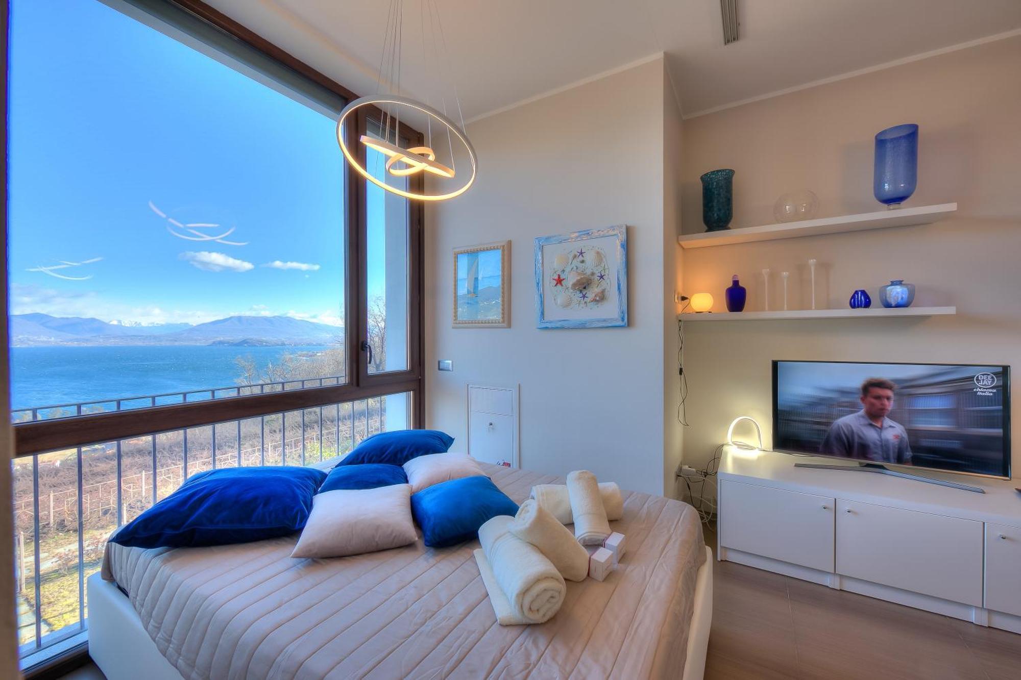 Suite On The Lake - Happy Rentals Meina Esterno foto