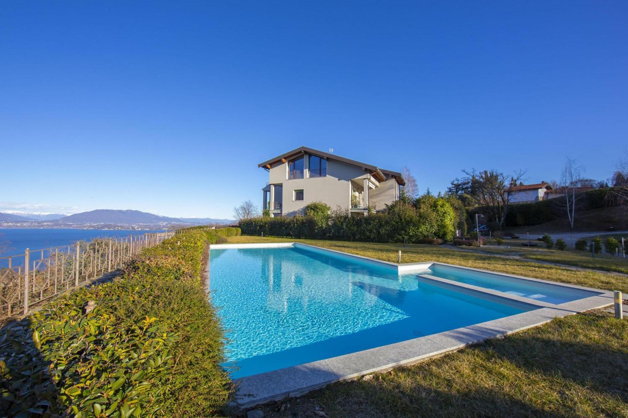 Suite On The Lake - Happy Rentals Meina Esterno foto