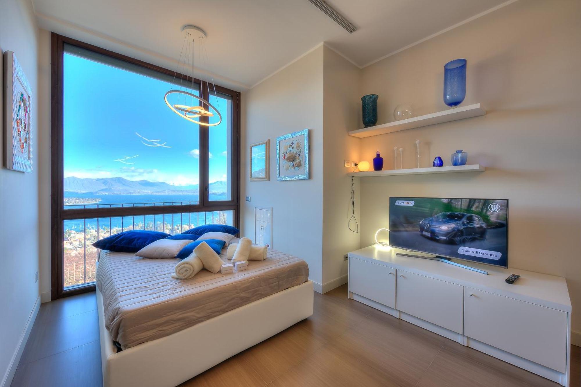 Suite On The Lake - Happy Rentals Meina Esterno foto