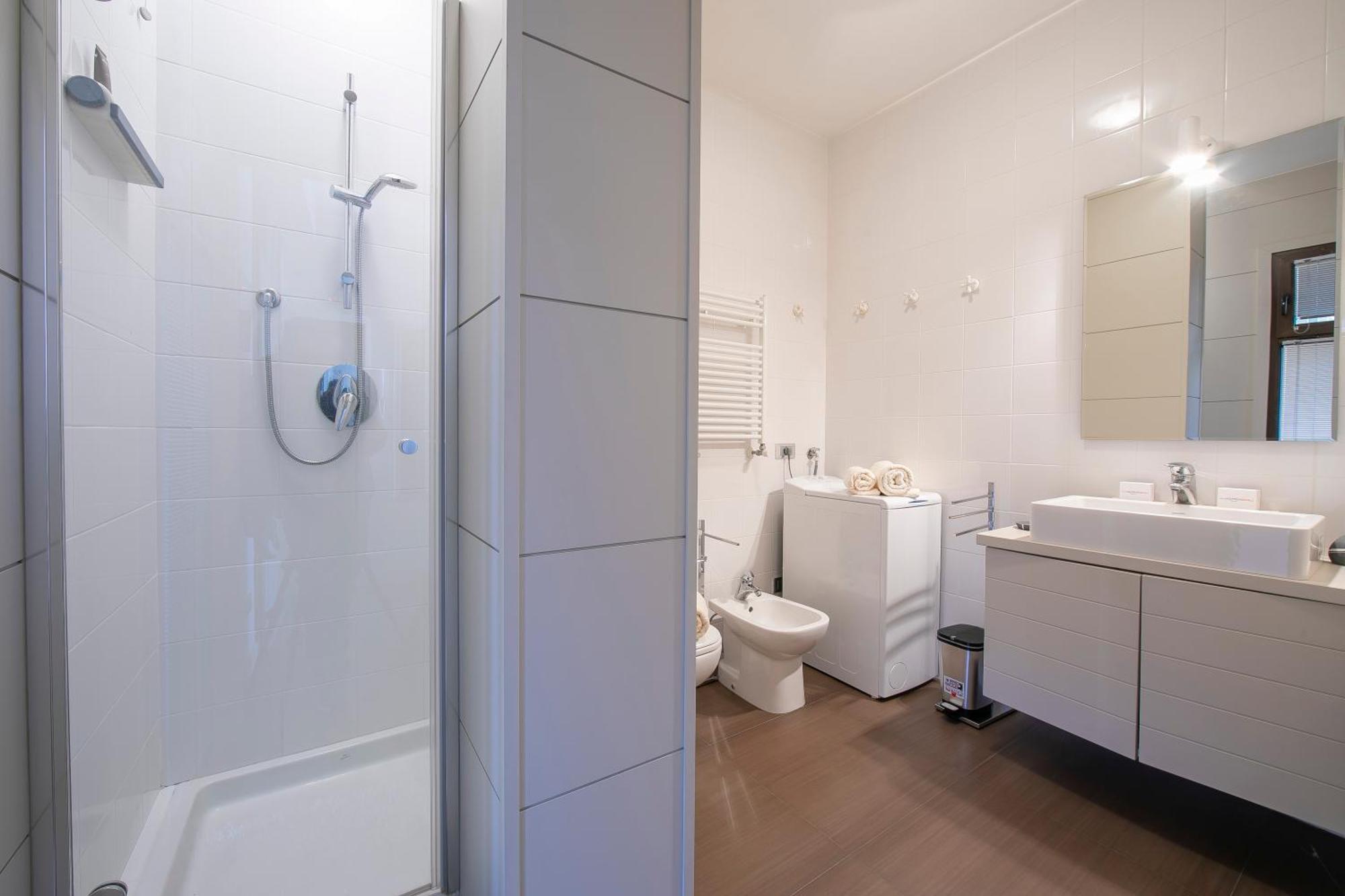 Suite On The Lake - Happy Rentals Meina Esterno foto